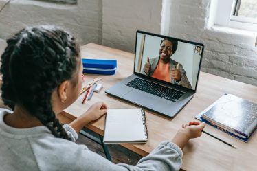 Como escolher o curso certo para a sua carreira profissional